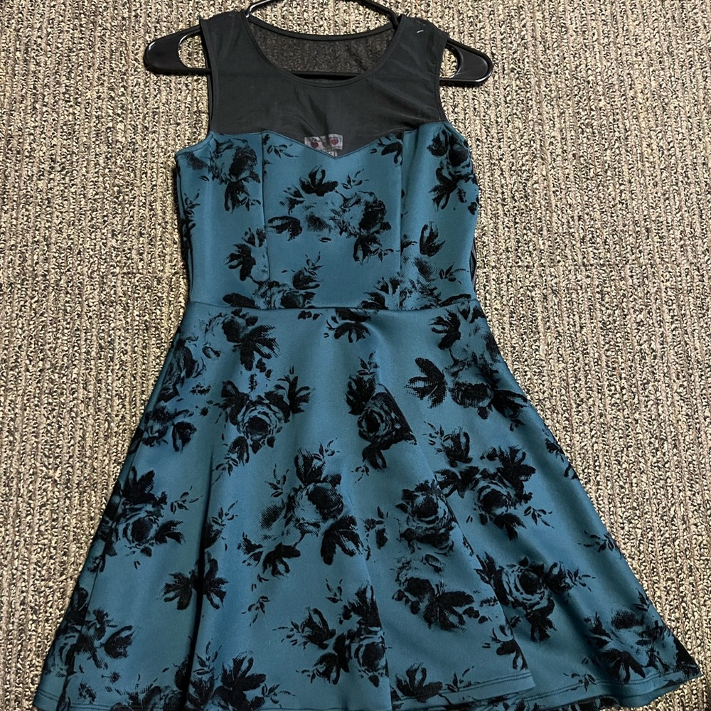 Trixxi Dress in Hunter Green and Black